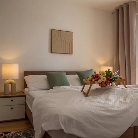 Διαμέρισμα The Elegant Hideaway Surany